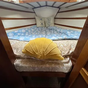 https://vive-la-experiencia-de-dormir-acunado-por-castelldefels.catalonia-hotels.com